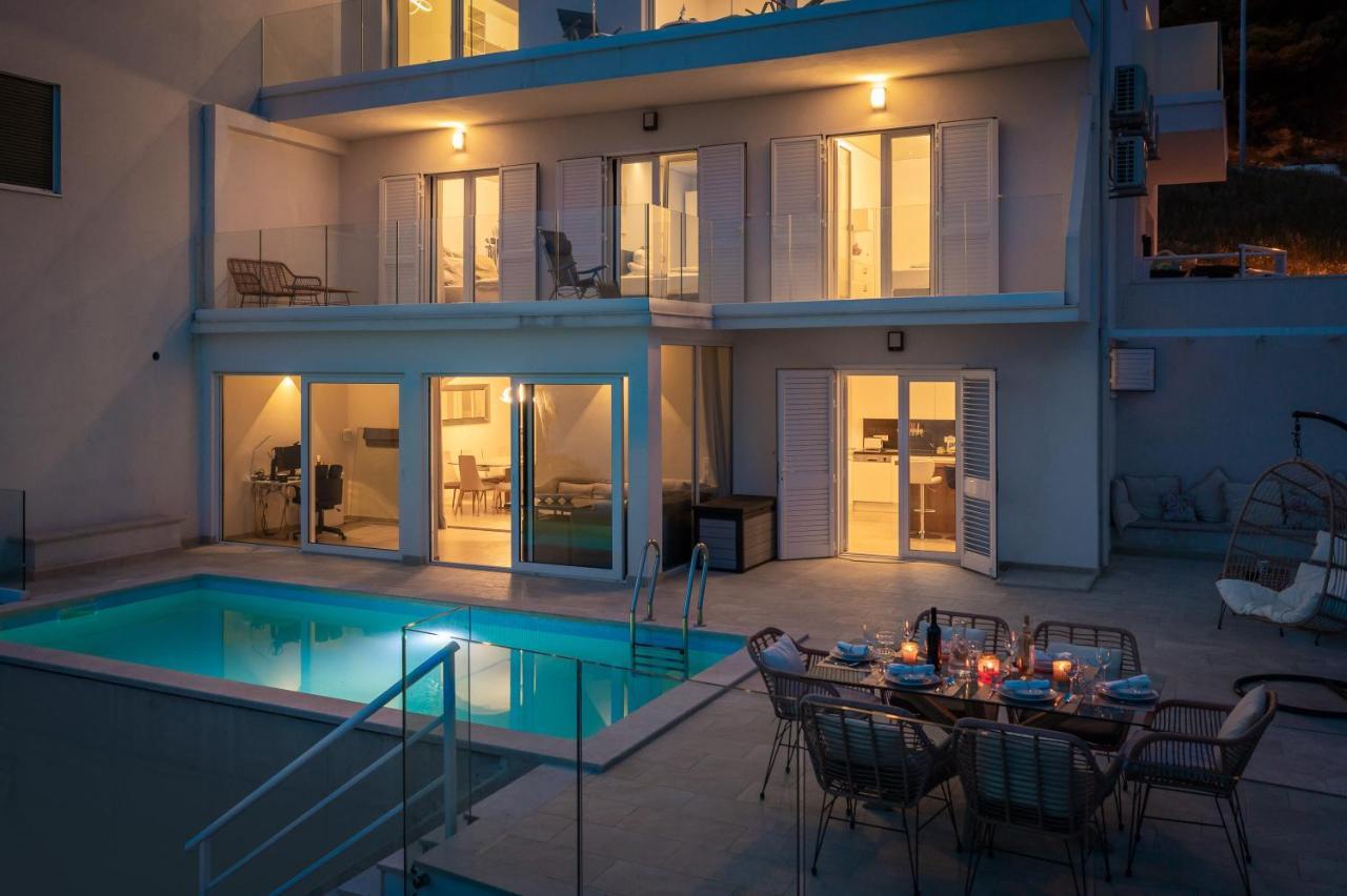 Beachfront Holiday Home - Private Heated Pool Mimice Exteriör bild